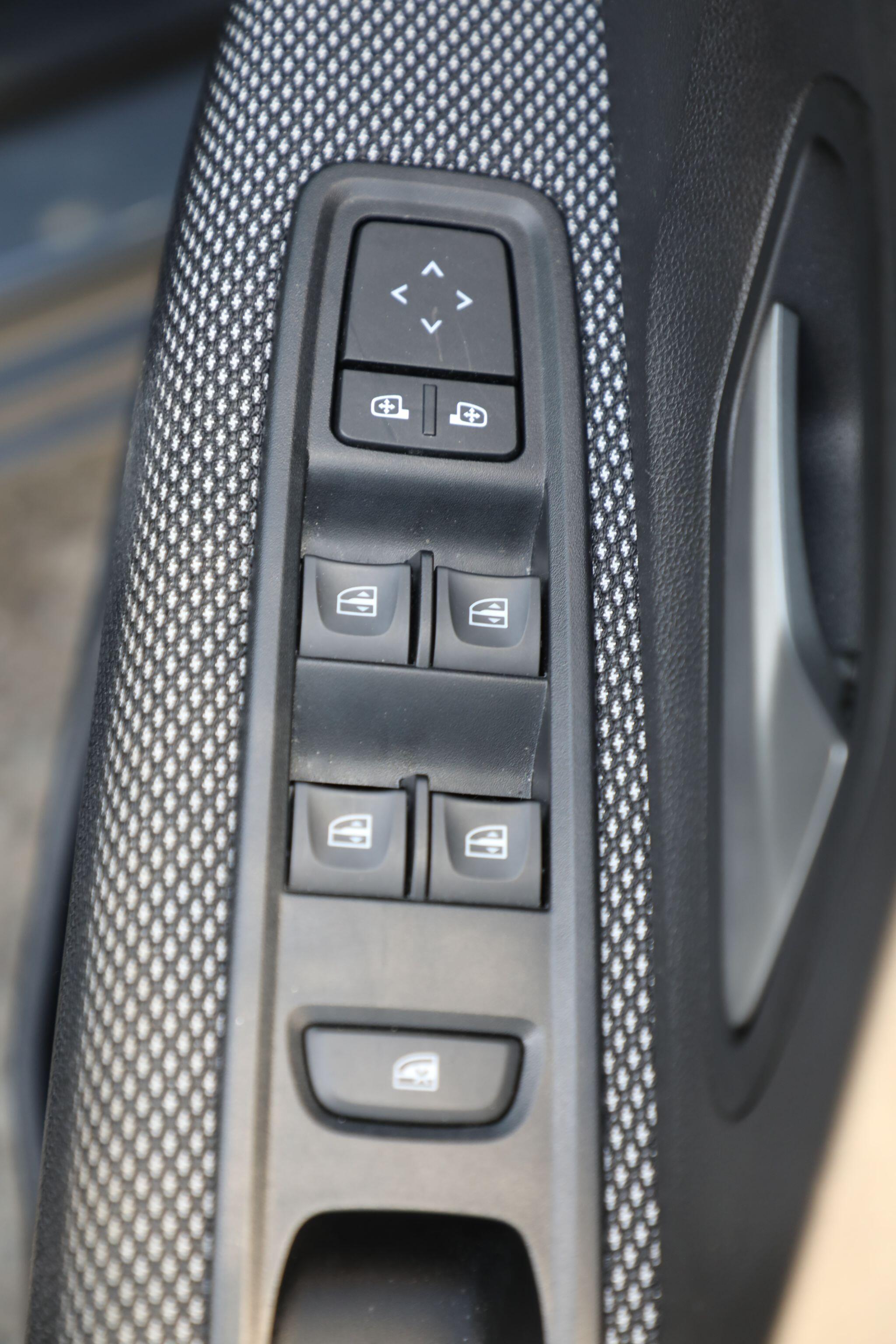 Large vehicle image